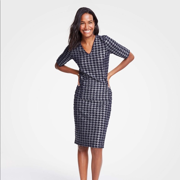 Ann Taylor Tops - Like-🆕: Ann Taylor | Houndstooth🔹Shimmery V-Neck